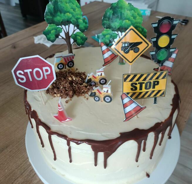 Domowe torty tematyczne i piętrowe, ciasta, rurki i babeczki