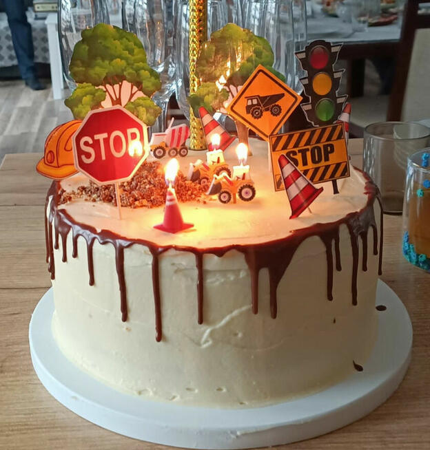 Domowe torty tematyczne i piętrowe, ciasta, rurki i babeczki