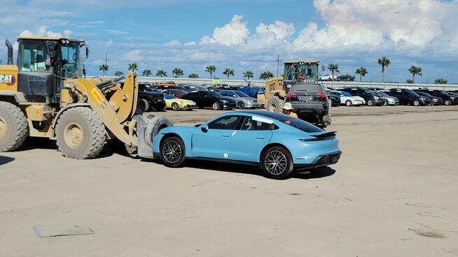 auta z usa Jesteśmy bezpośrednim dealerem z Miami