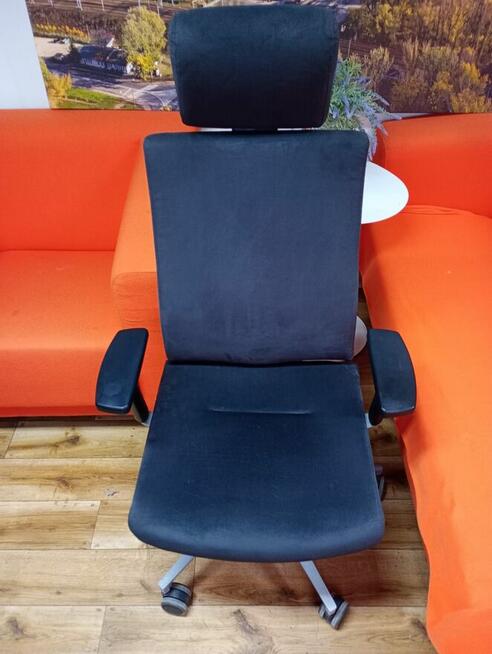 Fotel obrotowy z zagłówkiem BEJOT fotele krzesła obrotowe