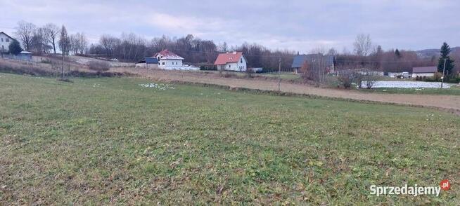 Sprzedam działkę budowlaną 25 arów media + WZ