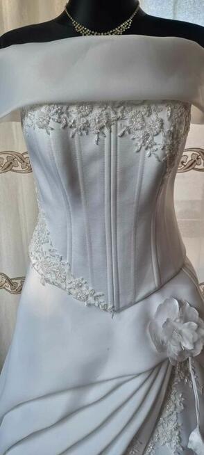 Sprzedam Tanio sukienkę ślubną rozmiar 40-42