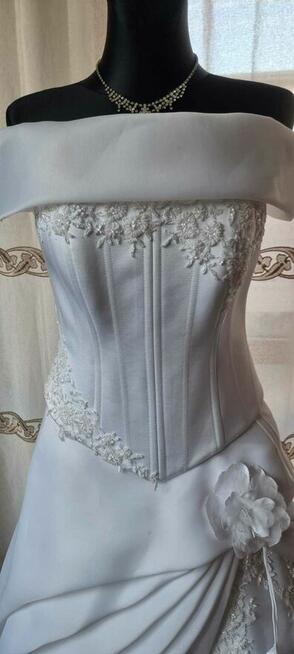 Sprzedam Tanio sukienkę ślubną rozmiar 40-42