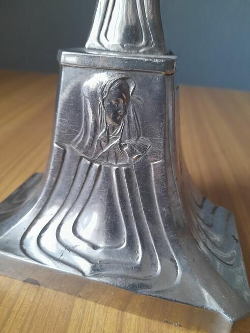 Krzyż stojący zdobiony