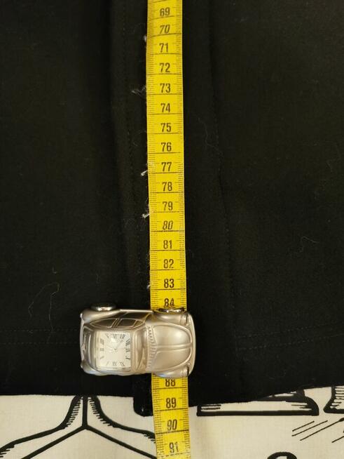 Piękna kurtka z kapturem na podpince Rozm XL NOWA z metką