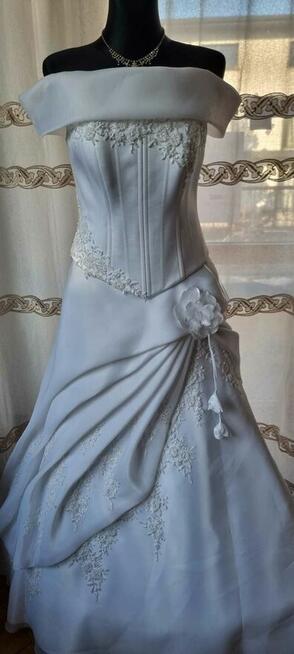 Sprzedam Tanio sukienkę ślubną rozmiar 40-42