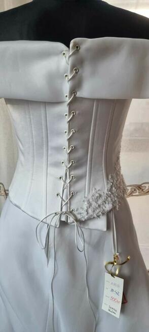 Sprzedam Tanio sukienkę ślubną rozmiar 40-42