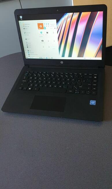 Dobry niedrogi Laptop HP ekran 14 do internetu hdmi usbc m2