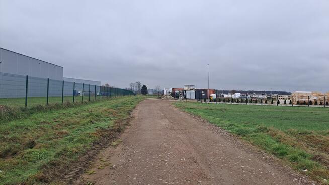 Targowisko-nieruchomosci-usługowa-