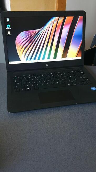 Dobry niedrogi Laptop HP ekran 14 do internetu hdmi usbc m2