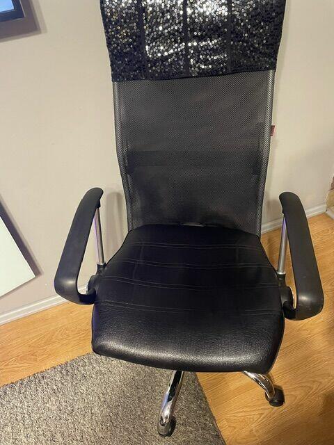 KRZESŁO BIUROWE MARKI SIGMA Uniwersalny, sprawdzi się w każd