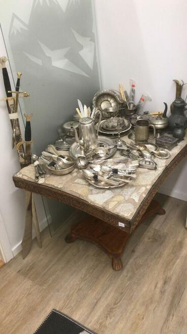 Loppis ze Szwecji z towarem i samochód Volvo XC 70 rok 2004