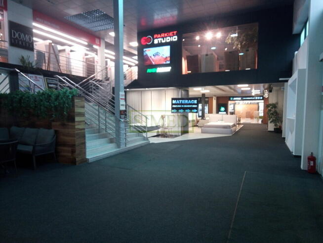 Handel i usługi wyposażenie wnętrz ,parking