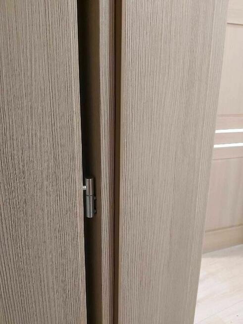 Drzwi pokojowe łazienkowe 80 DRE Piano dąb bielony ryfla