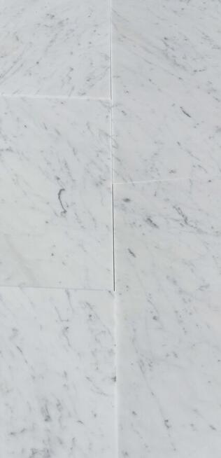 Płytki marmurowe Carrara Bianco pasy 1 cm poler