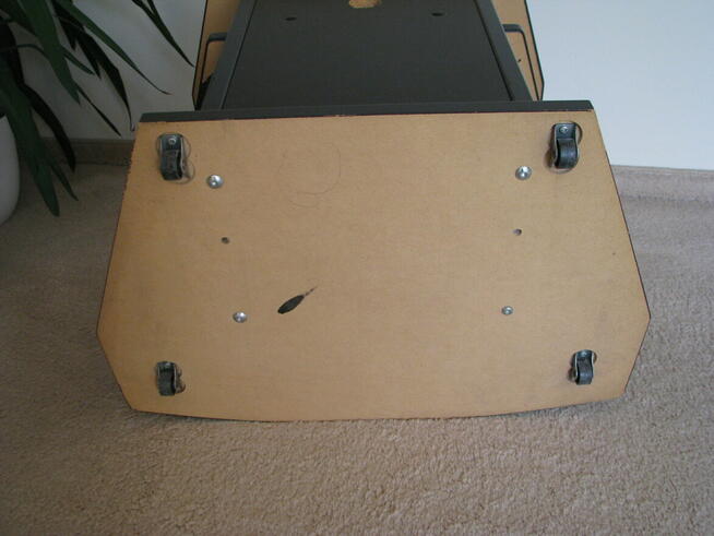 Mały zgrabny stolik pod drukarkę szafka RTV grafitowa kółka