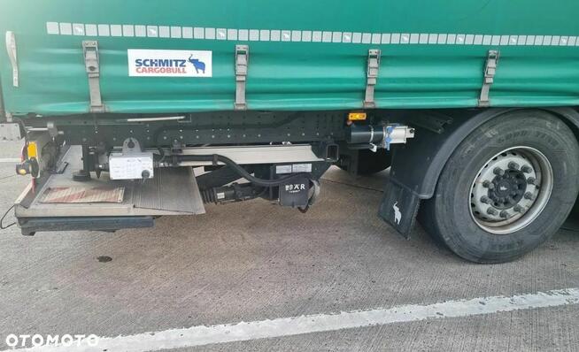 Naczepa Schmitz z windą - BÄR 2000kg