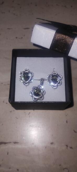 Srebne kolczyki z zawieszką