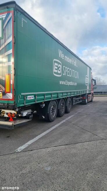 Naczepa Schmitz z windą - BÄR 2000kg