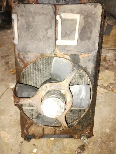 Sprzedam różne części pozostałosci po autach z czasów PRL