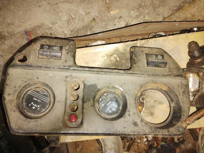 Sprzedam różne części pozostałosci po autach z czasów PRL