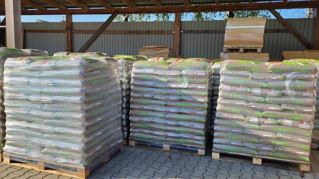 Drewno konstrukcyjne drewno budowlane skład drewna CMD