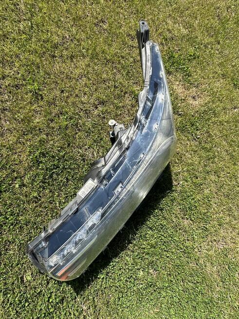 Komplet przednich lamp Toyota Corolla 2015 lekko uszkodzone