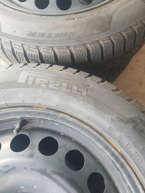 Kola zimowe na felgach stalowych ford