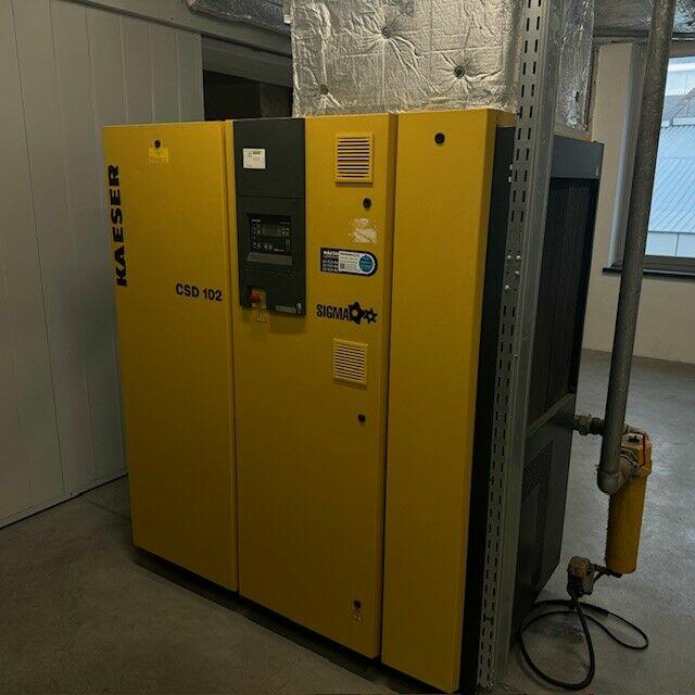 Sprężarka śrubowa stałoobrotowa CSD102 oraz osuszacz TE91