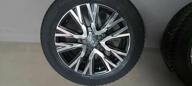 17 KOŁA ZIMOWE Toyota Yaris Cross NOKIAN WR Snowproof P 215/