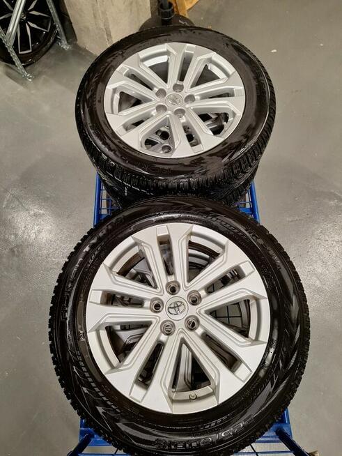 Opony i felgi 18 toyota