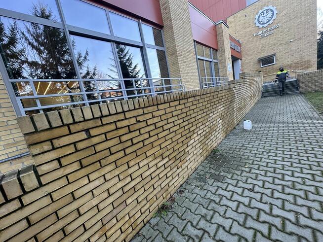 Usuwanie graffiti czyszczenie usuwanie farby