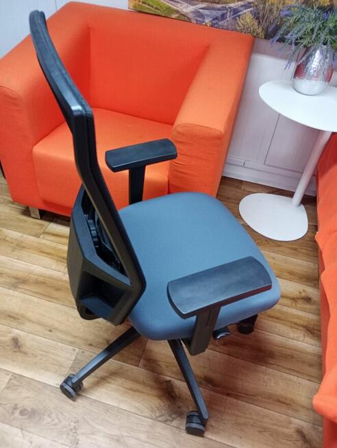 Fotel obrotowy DAUPHINA fotele krzesła biurowe do biur szkół