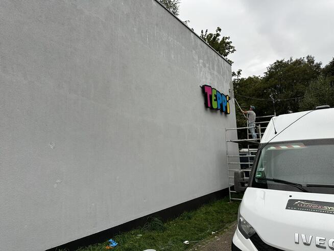 Usuwanie graffiti czyszczenie usuwanie farby