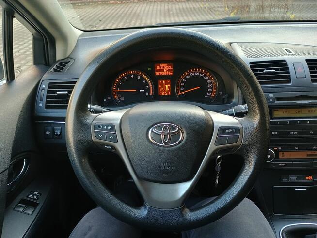 Toyota Avensis 1.8 benzyna, 2011r. kombi T27