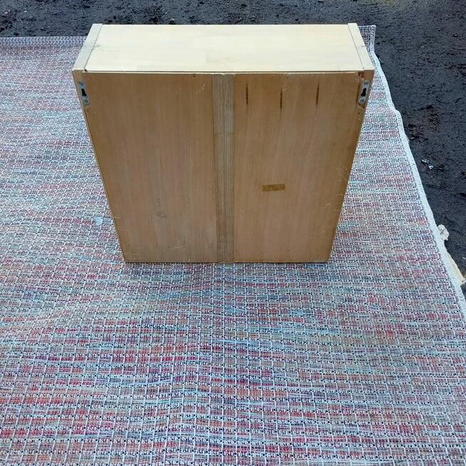 Szafeczka Wisząca Drewniana, Szklane Półki, Suwane Szklane