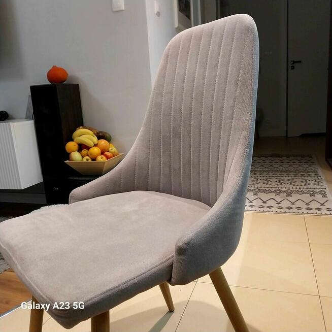 4 krzesla do salonu