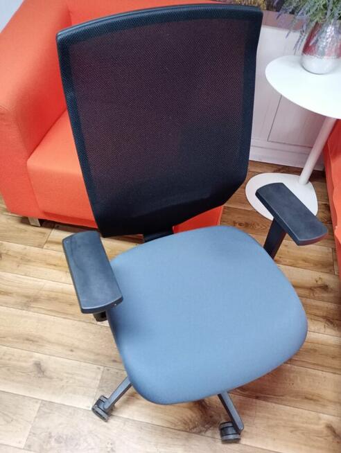 Fotel obrotowy DAUPHINA fotele krzesła biurowe do biur szkół