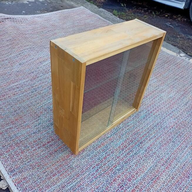 Szafeczka Wisząca Drewniana, Szklane Półki, Suwane Szklane