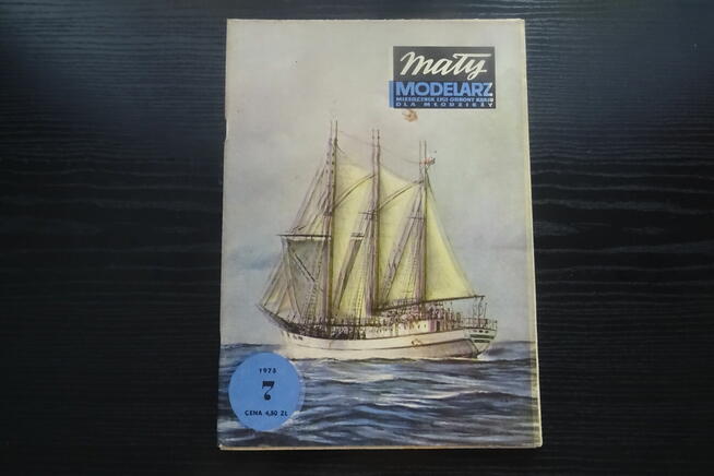 Zestaw 3 sztuk - Modeli kartonowych do sklejenia + Gratis