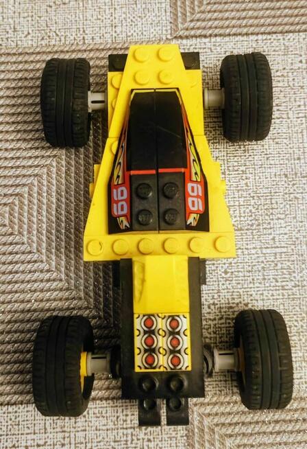 Auto napędzane przez naciąg jedzie ok 5 m