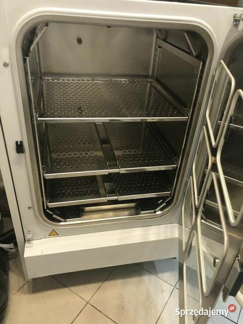 CIEPLARKA INKUBATOR - Binder Model CB 210