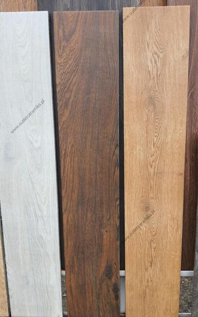 Płytki drewnopodobne do układania w jodełkę Giornata sabbia