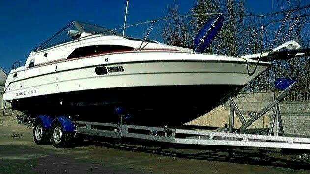 Łódż motorowa kabinowa