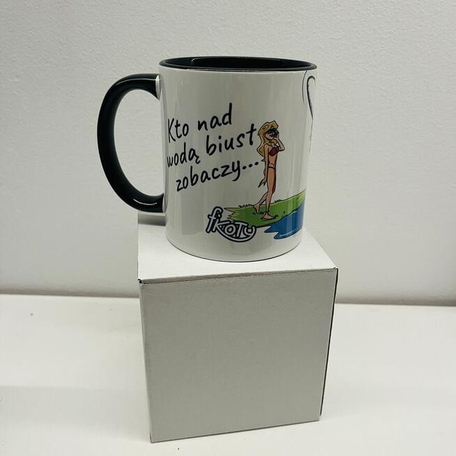 Zabawny KUBEK dla WĘDKARZA Kto nad wodą biust zobaczy... Na