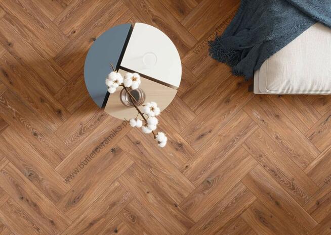 Jodełka do salonu, płytki podłogowe drewnopodobne Limewood