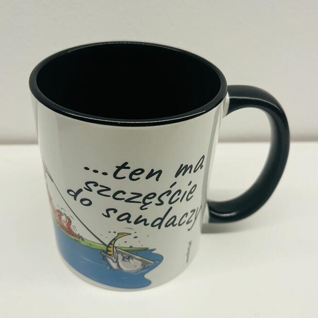 Zabawny KUBEK dla WĘDKARZA Kto nad wodą biust zobaczy... Na