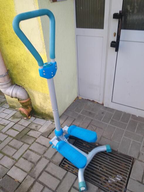 Stepper, do ćwiczeń nóg, 65 zł.
