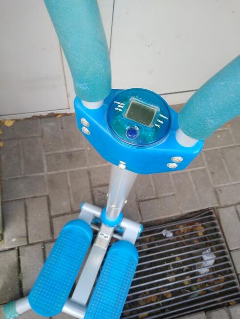 Stepper, do ćwiczeń nóg, 65 zł.
