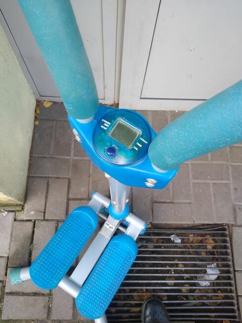 Stepper, do ćwiczeń nóg, 65 zł.